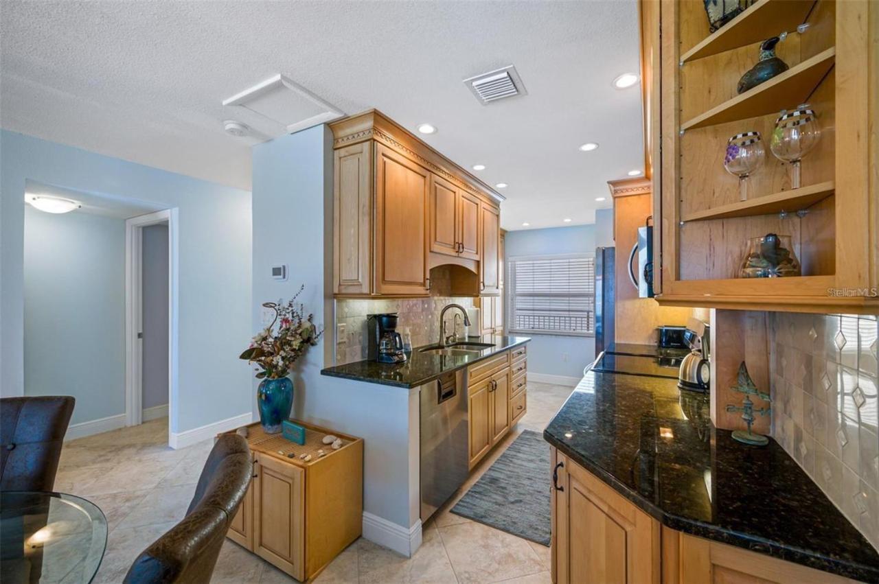 Oceanfront View Of Madeira Beach, Steps To The Beach - Madeira Norte Condo St. Pete Beach Bagian luar foto